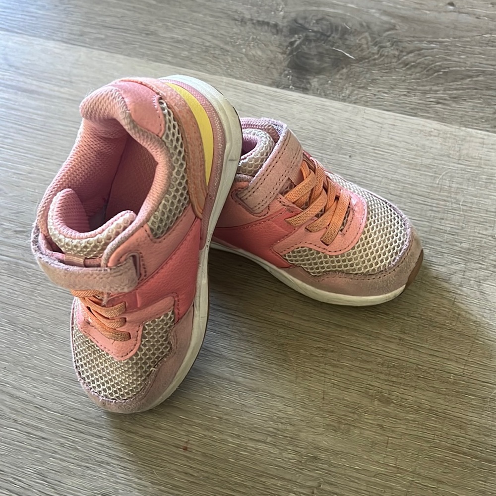 Girls sneakers tennis shoes